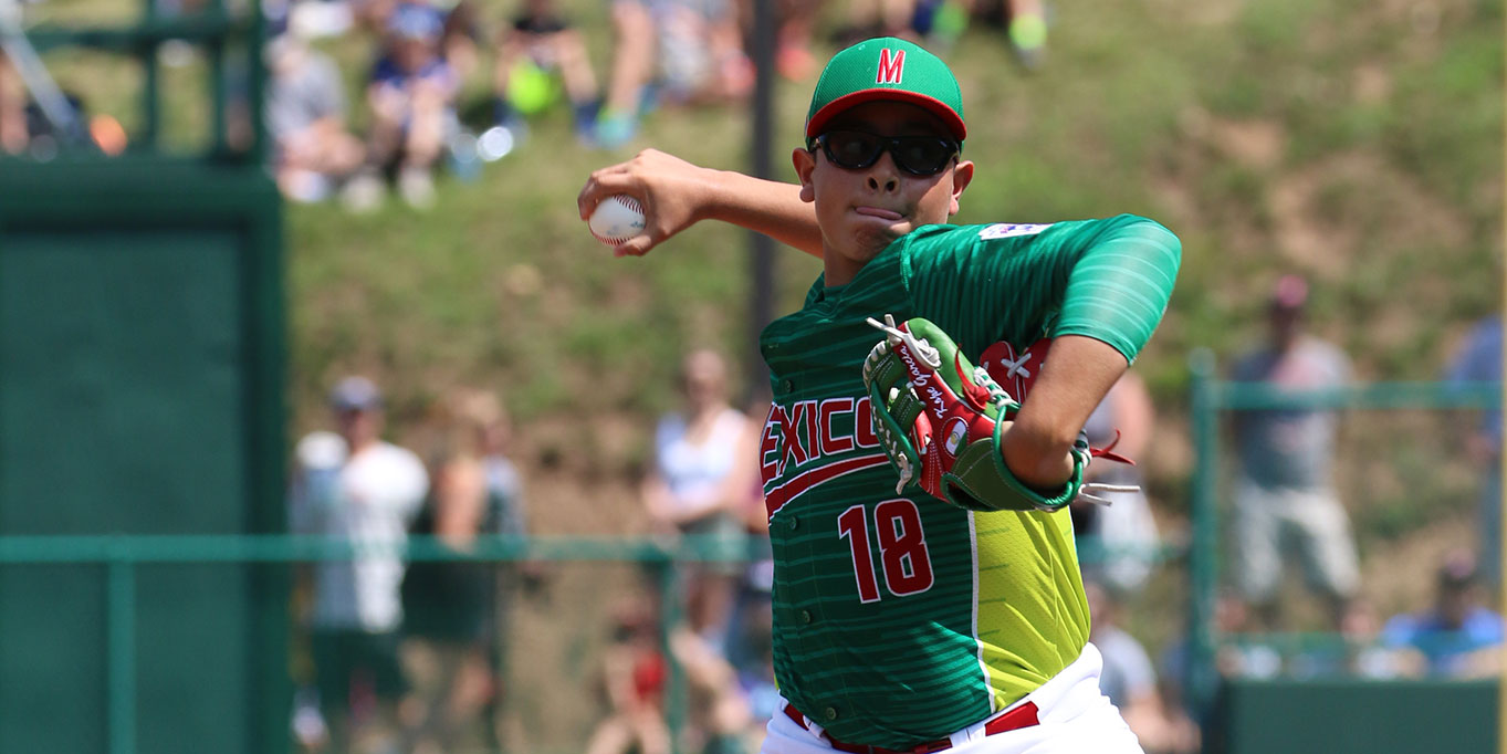 Jorge Garcia Pitching