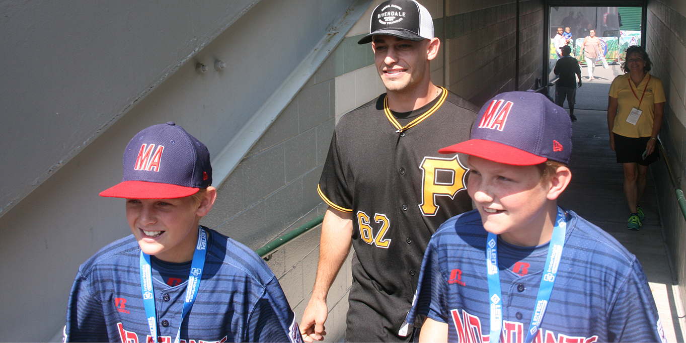 Max Moroff Walking into the Stadium with Players